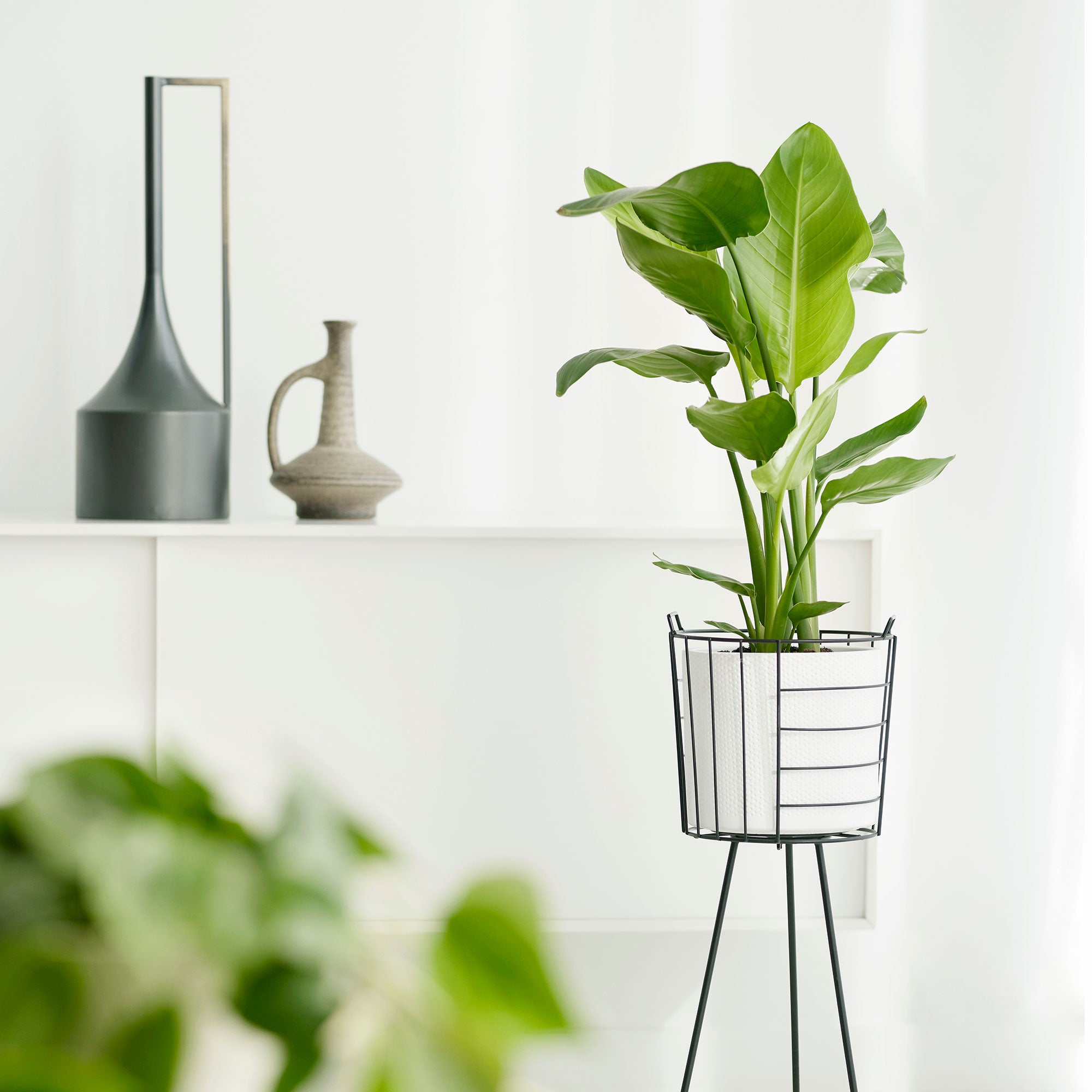 mica decorations plant pots Mica Decorations Plant stand Midar round black