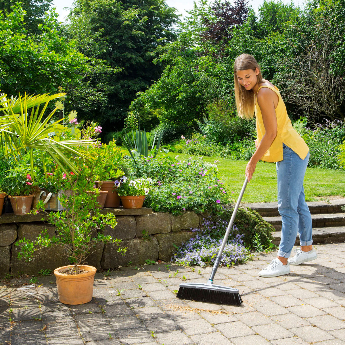 NatureLine push broom