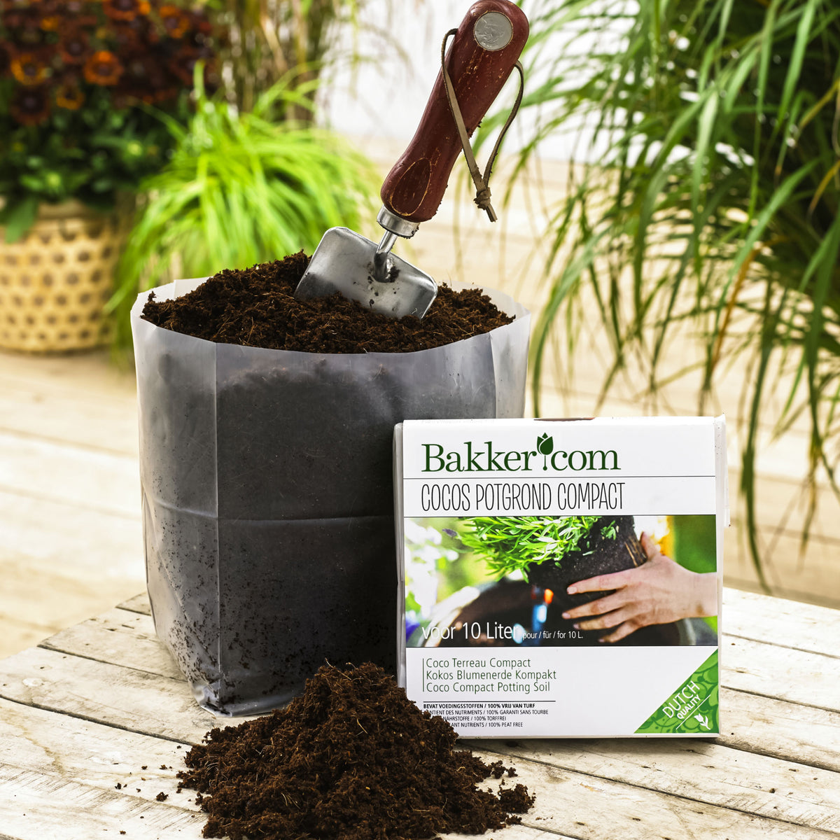 10 litres of instant potting soil