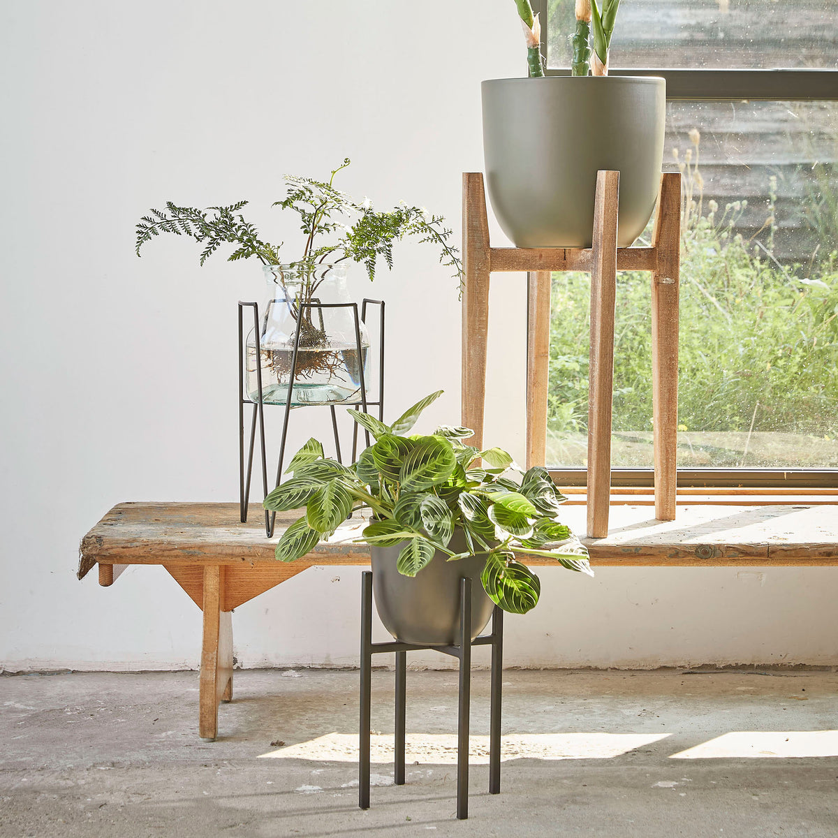 Mica Decorations Plant stand Blom black