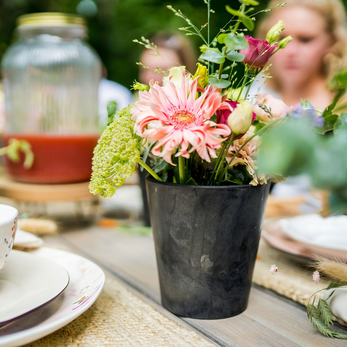 Artstone Flower pot Claire round black - Indoor and outdoor pot