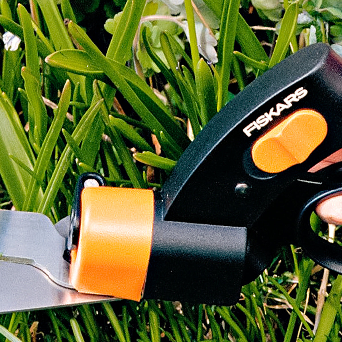 Fiskars Edging Shears, Servo-Sys. Black-Orange