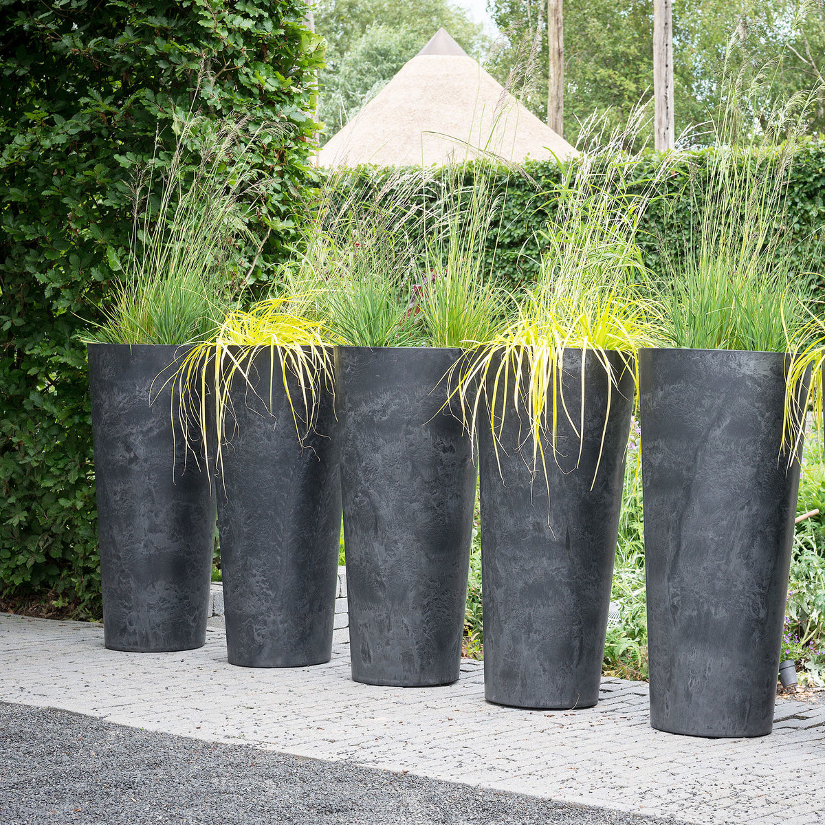 Artstone Tall flower pot Claire round black - Indoor and outdoor pot