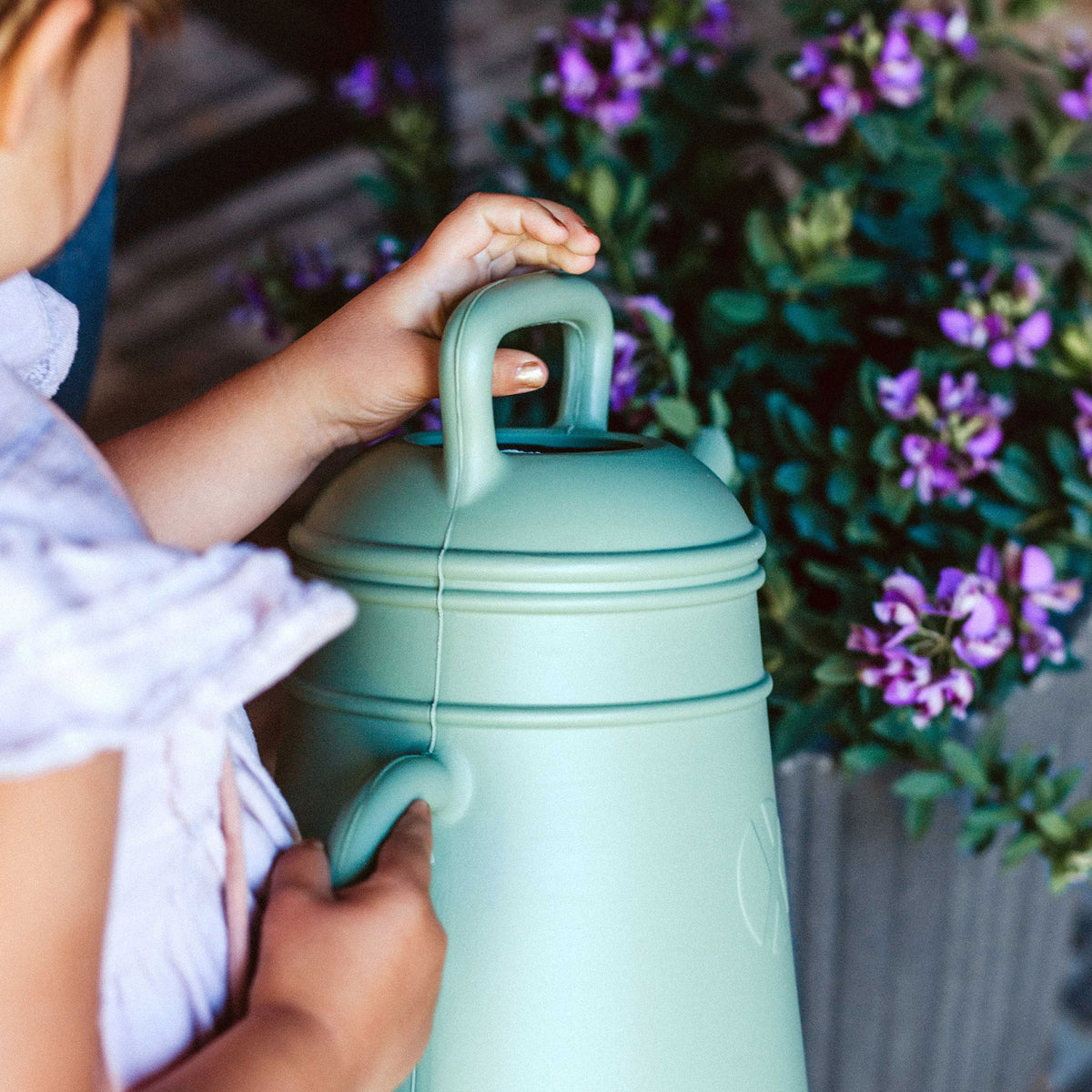 Capi watering can Lungo 12 litres old green