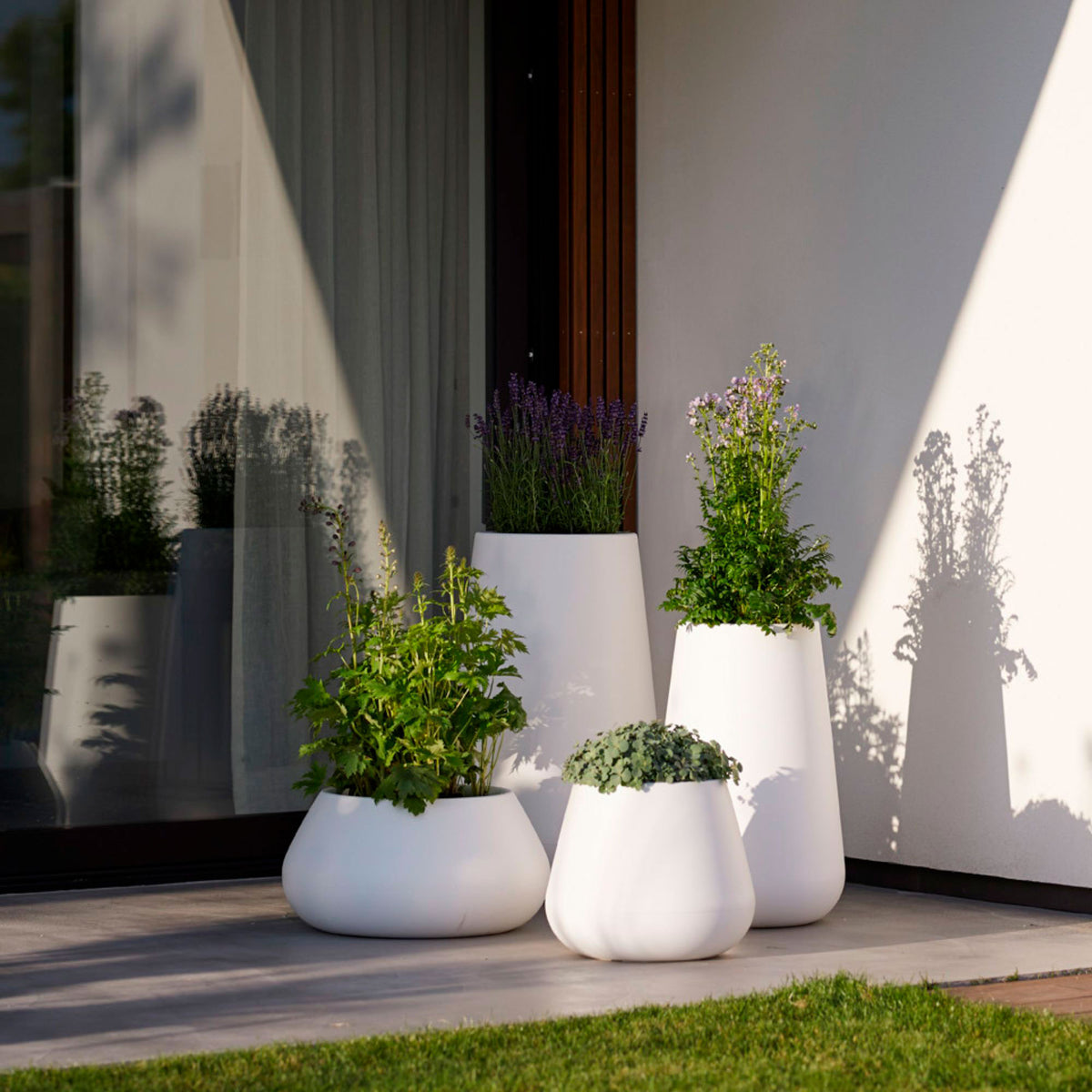Elho tall flower pot Pure cone round white - Indoor and outdoor pot