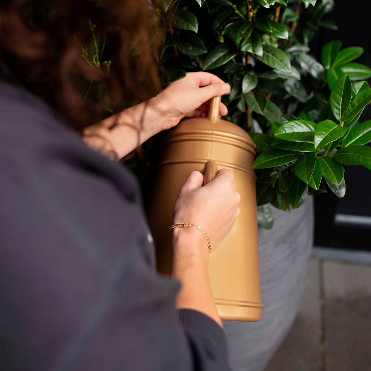 Capi Watering can Lungo gold 12 litres