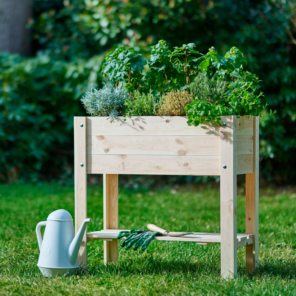 Raised garden bed