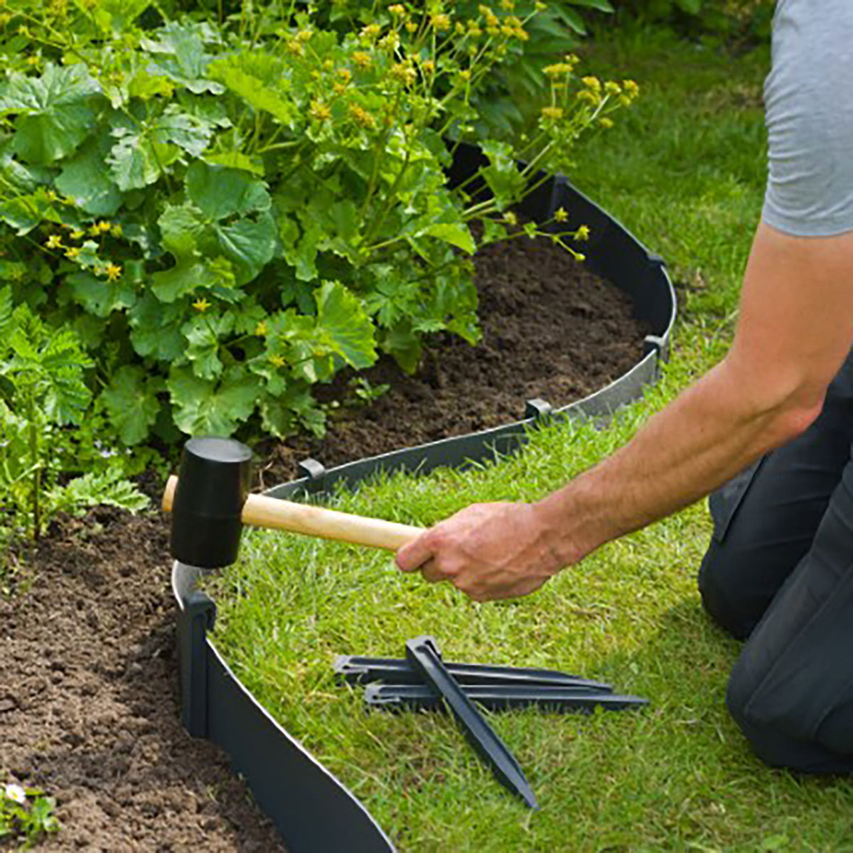 10x Nature Ground pegs for border edges Black