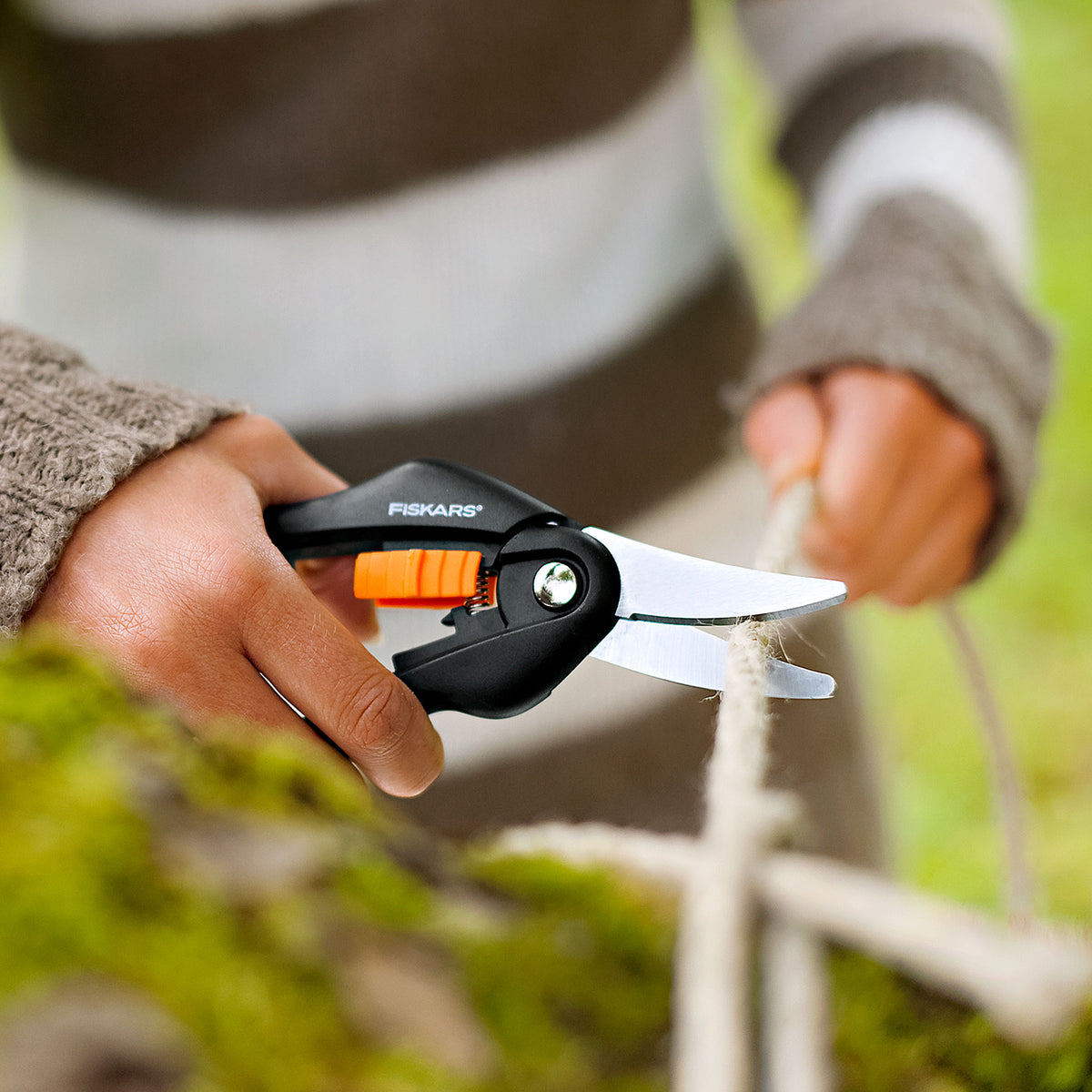 Fiskars SingleStep Univ. Scissors Black-Orange